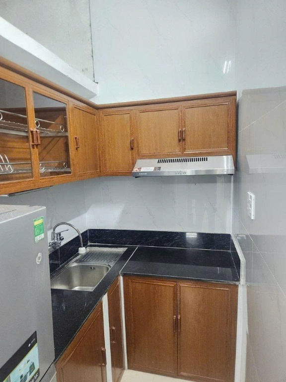 Cho thuê nhà ngõ 805 Đường Láng, 3 tầng x 31m2, 3 ngủ, 10.5 Triệu ở hộ gia đình - Ảnh chính